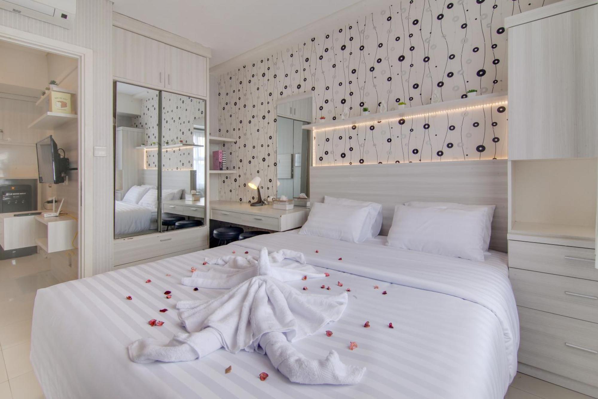 1br Parahyangan Residences W Pool Apartemen
